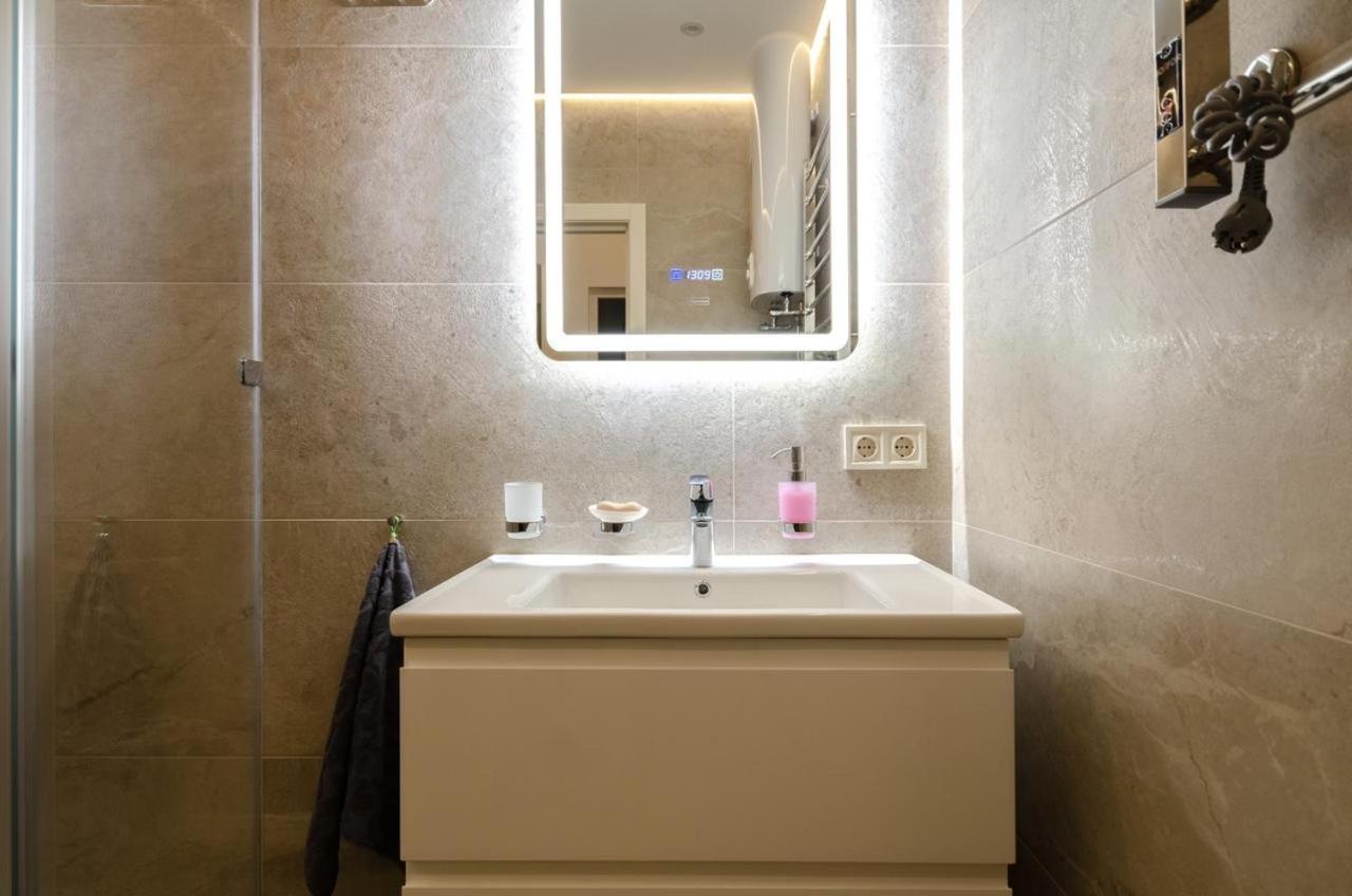 Mini-Smart 1 Apartment Kyiv Exterior photo